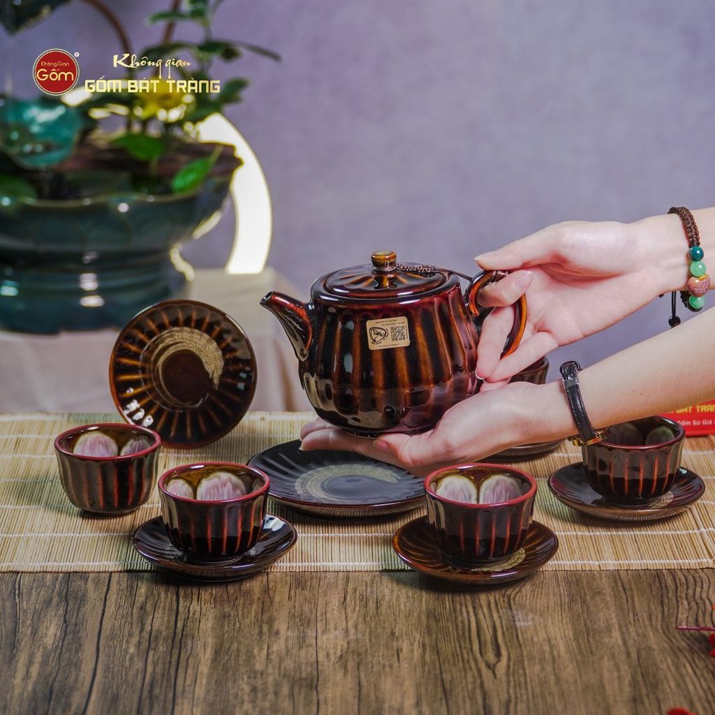Bộ Ấm Chén Nâu Men Hỏa Biến Múi Lá