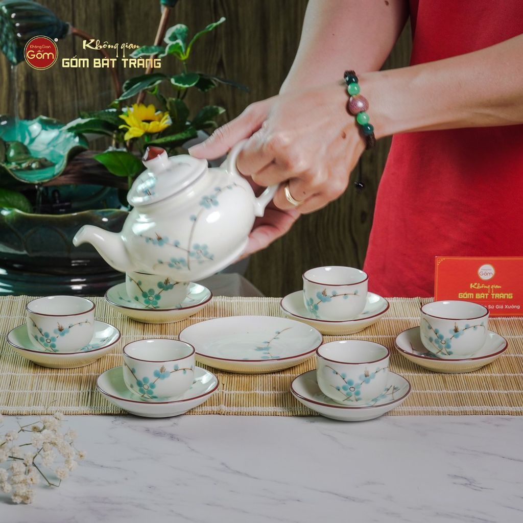 Bộ Ấm Chén Thiên Nga Men Kem Đào Xanh