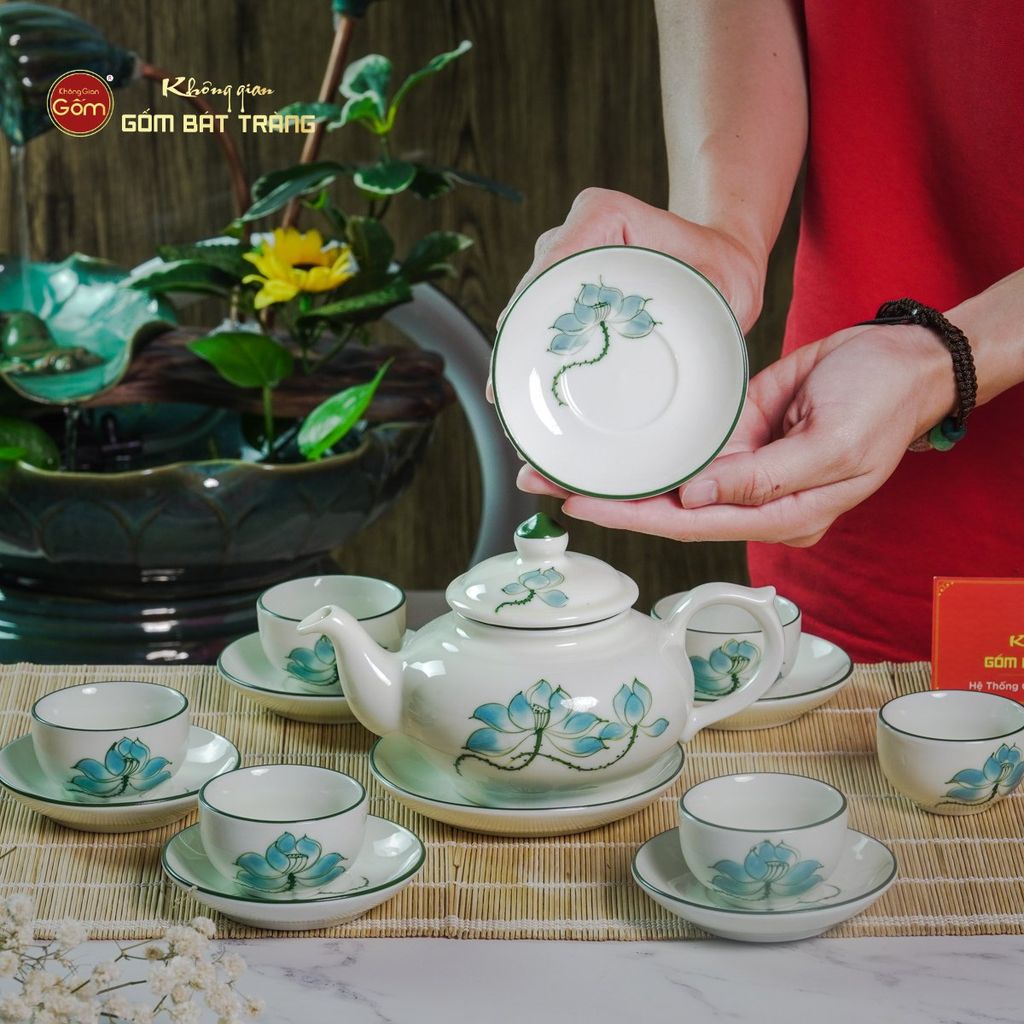 Bộ Ấm Chén Thiên Nga Men Kem Sen Xanh