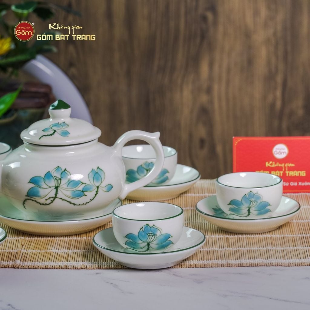 Bộ Ấm Chén Thiên Nga Men Kem Sen Xanh