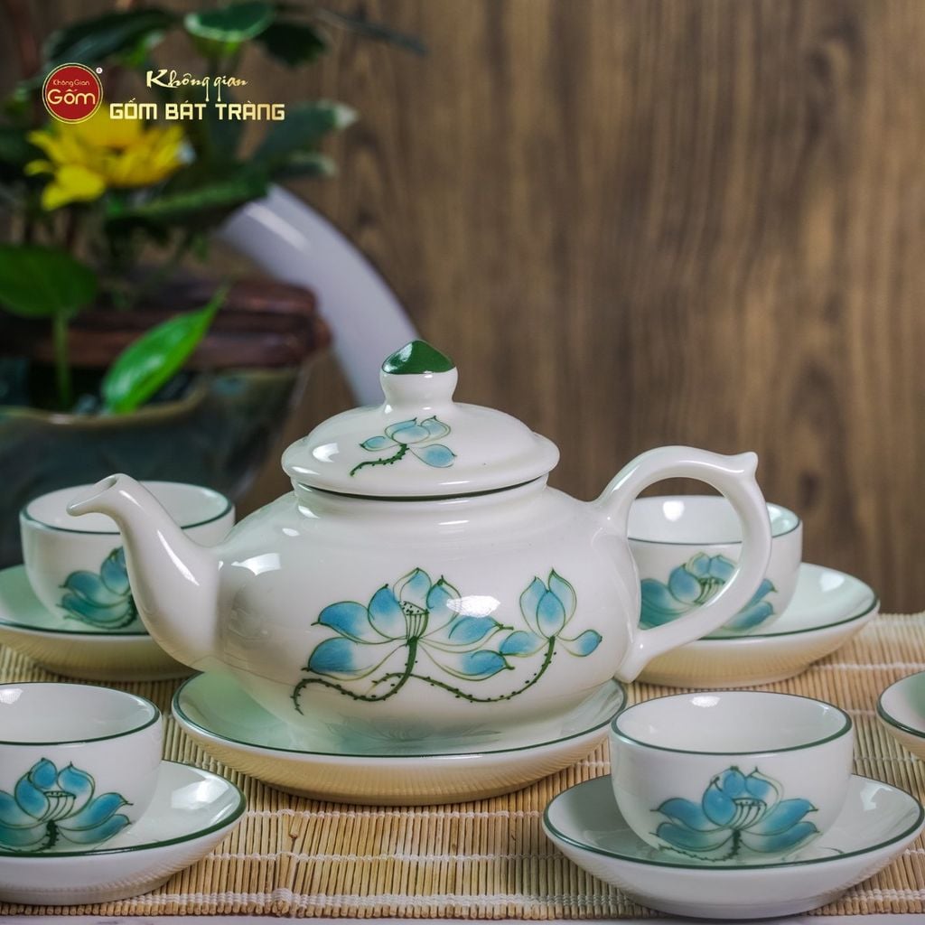 Bộ Ấm Chén Thiên Nga Men Kem Sen Xanh