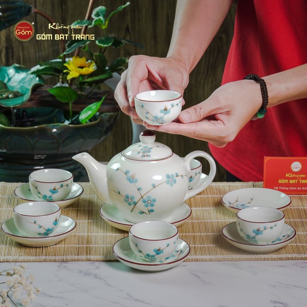 Bộ Ấm Chén Tròn Men Kem Vẽ Đào Xanh