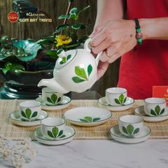 Bộ Ấm Chén Tròn Men Kem Vẽ Ngò Gai