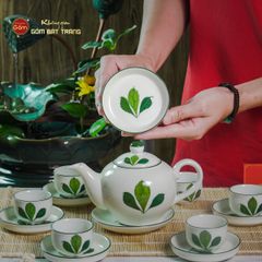 Bộ Ấm Chén Tròn Men Kem Vẽ Ngò Gai
