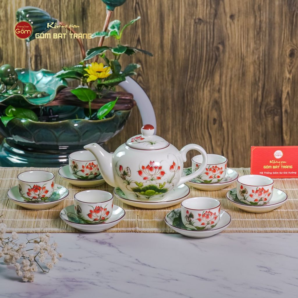 Bộ Ấm Chén Tròn Men Kem Vẽ Sen Đỏ