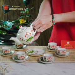 Bộ Ấm Chén Tròn Men Kem Vẽ Sen Đỏ