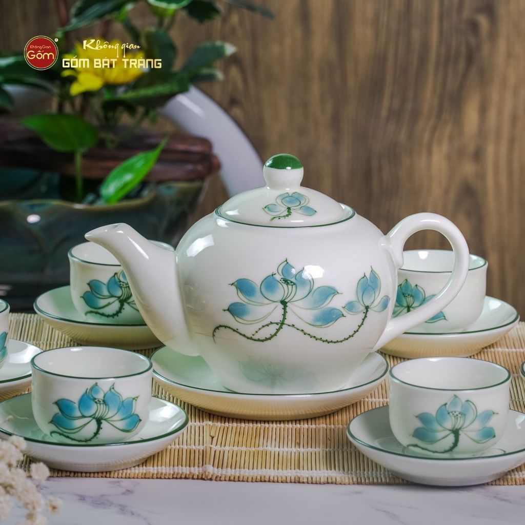 Bộ Ấm Chén Tròn Men Kem Vẽ Sen Xanh
