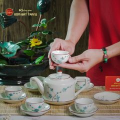 Bộ Ấm Chén Vai Cao Men Kem Vẽ Đào Xanh