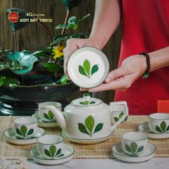 Bộ Ấm Chén Vai Cao Men Kem Vẽ Ngò Gai