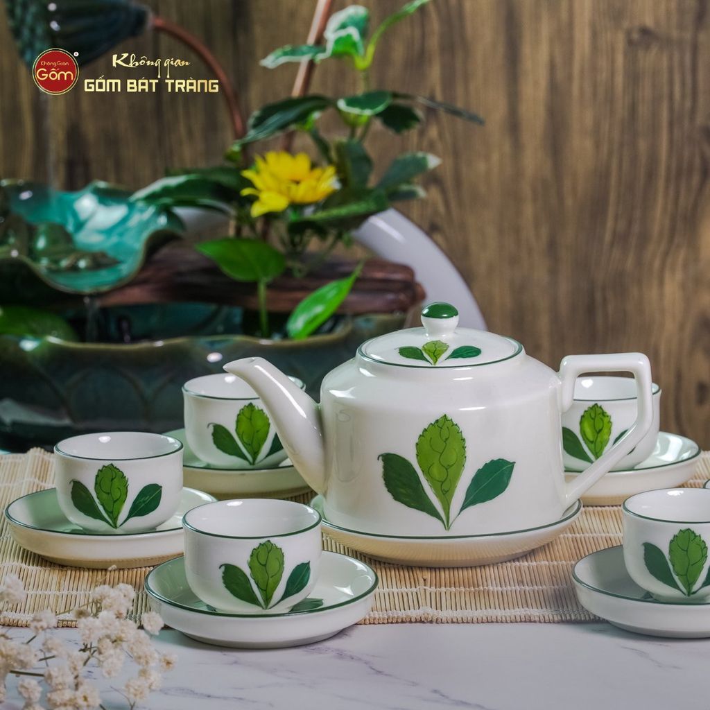 Bộ Ấm Chén Vai Cao Men Kem Vẽ Ngò Gai