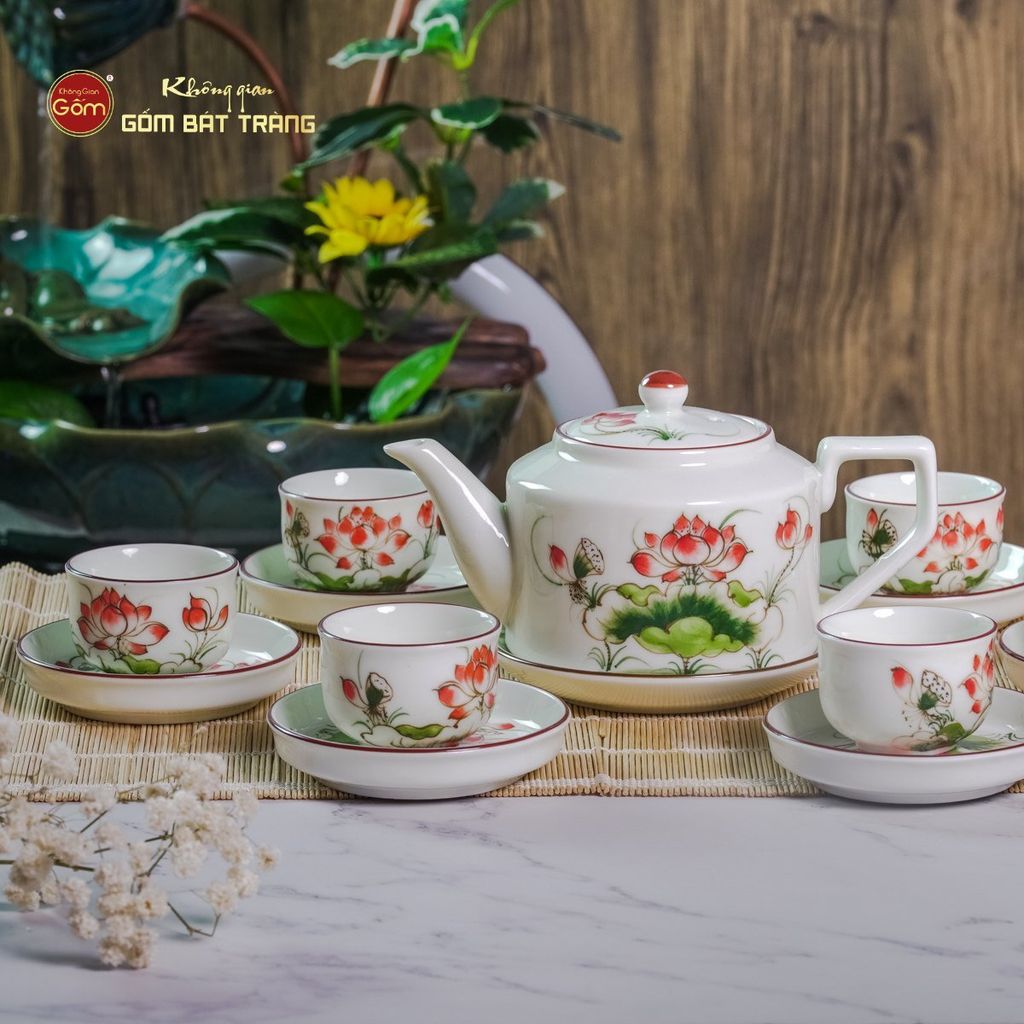 Bộ Ấm Chén Vai Cao Men Kem Vẽ Sen Đỏ
