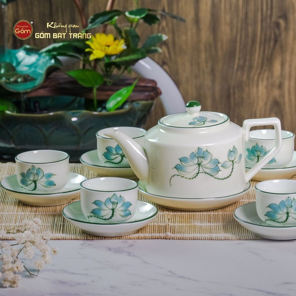 Bộ Ấm Chén Vai Cao Men Kem Vẽ Sen Xanh
