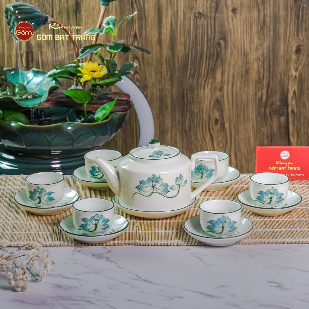 Bộ Ấm Chén Vai Cao Men Kem Vẽ Sen Xanh