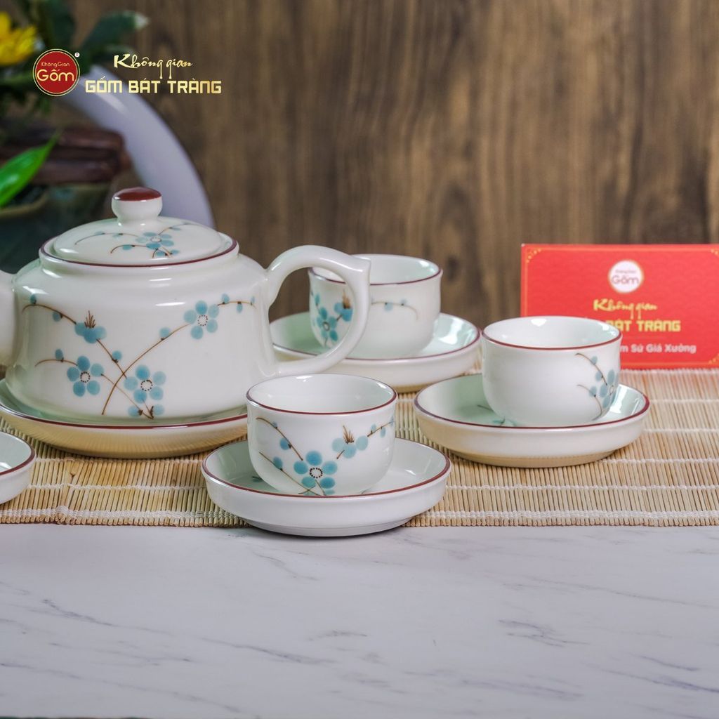 Bộ Ấm Chén Vai Vuông Men Kem Vẽ Đào Xanh
