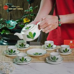 Bộ Ấm Chén Vai Vuông Men Kem Vẽ Ngò Gai
