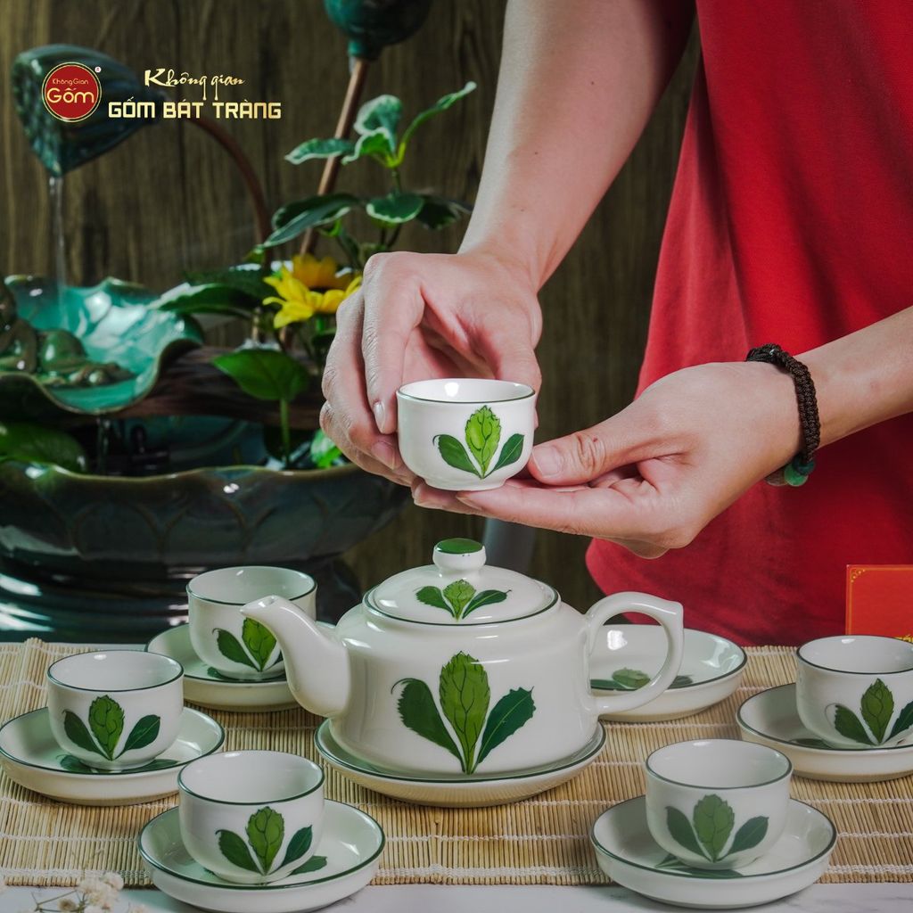 Bộ Ấm Chén Vai Vuông Men Kem Vẽ Ngò Gai