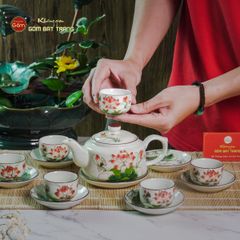 Bộ Ấm Chén Vai Vuông Men Kem Vẽ Sen Đỏ