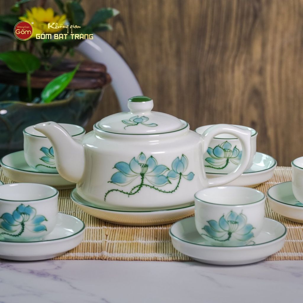 Bộ Ấm Chén Vai Vuông Men Kem Vẽ Sen Xanh