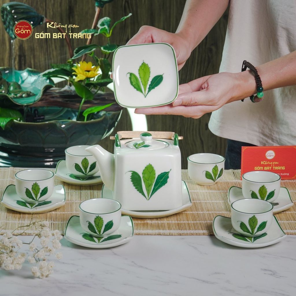 Bộ Ấm Chén Vuông Quai Đồng Vẽ Ngò Gai