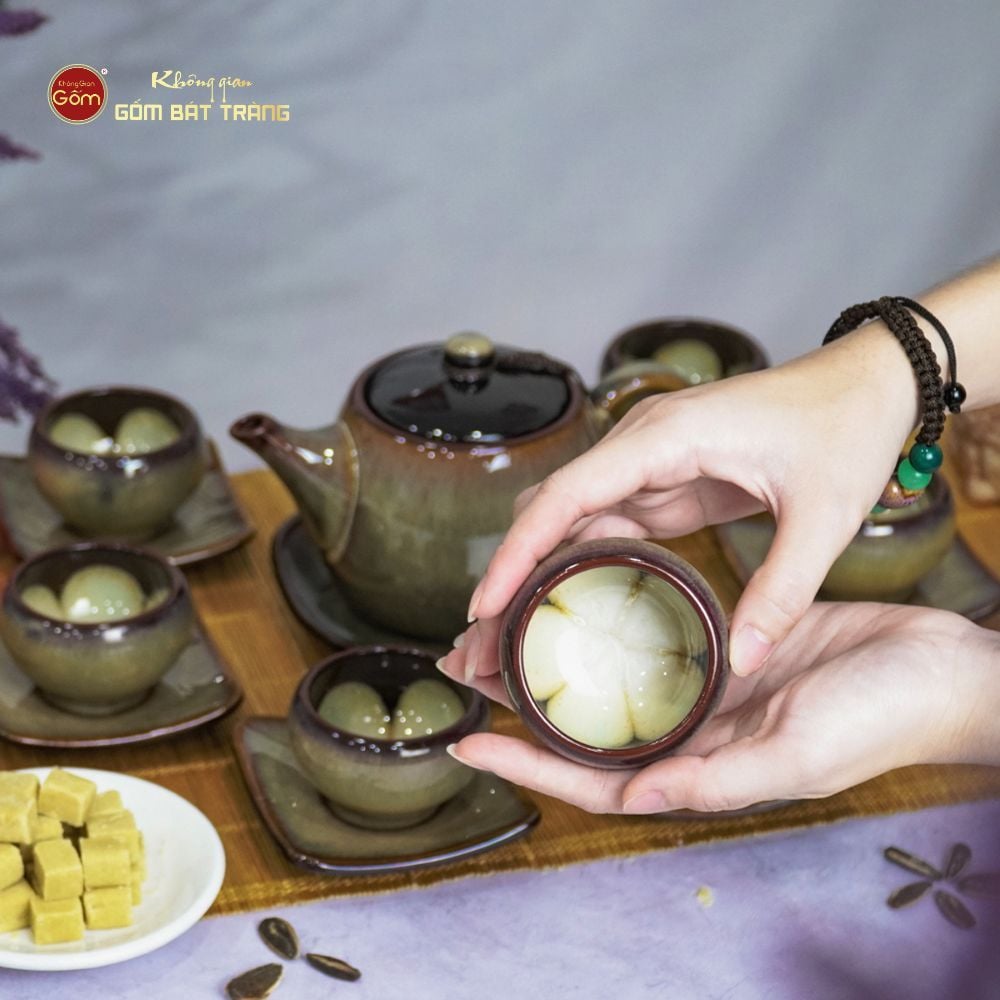 Bộ Ấm Trà 3 Chân Gấm Hoa Men Hỏa Biến