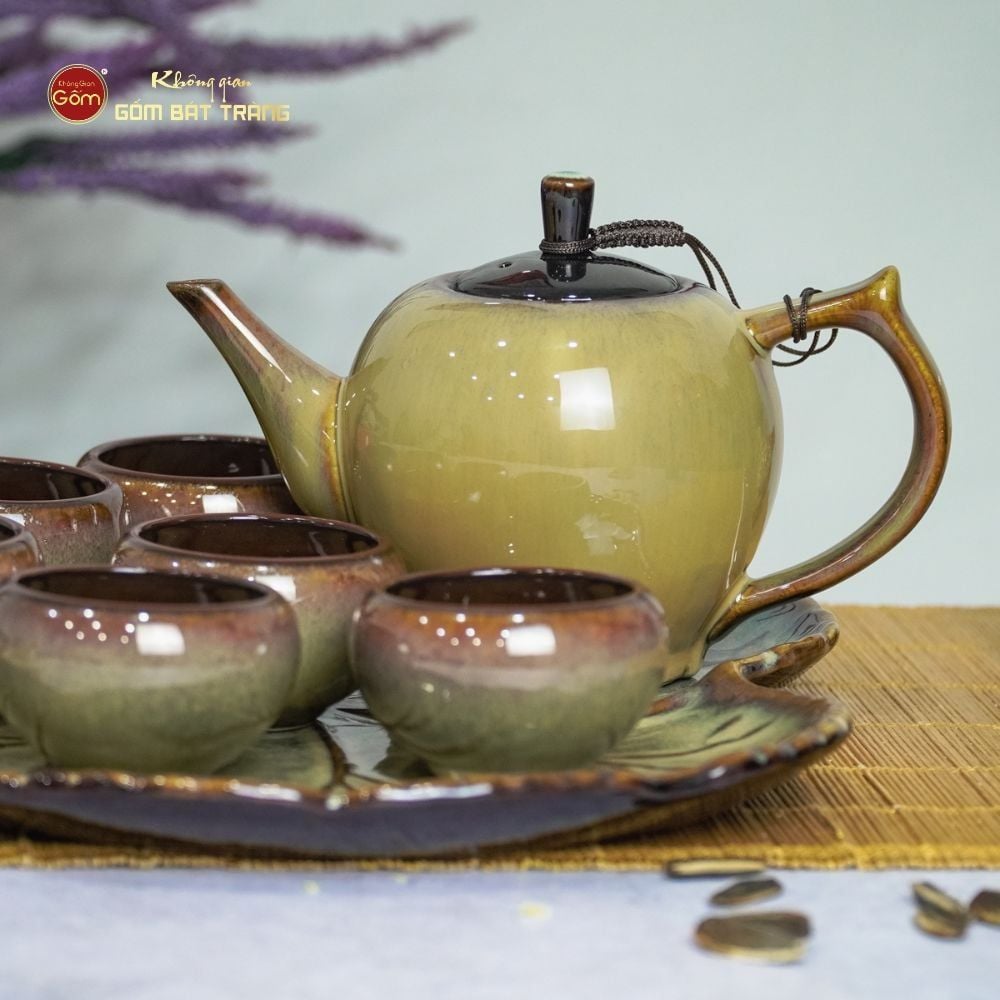 Bộ Ấm Trà Đèn Thần Men Hỏa Biến Khay Trầu