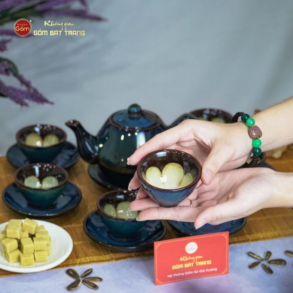 Bộ Ấm Trà Đĩa Xanh Hoa Men Hỏa Biến