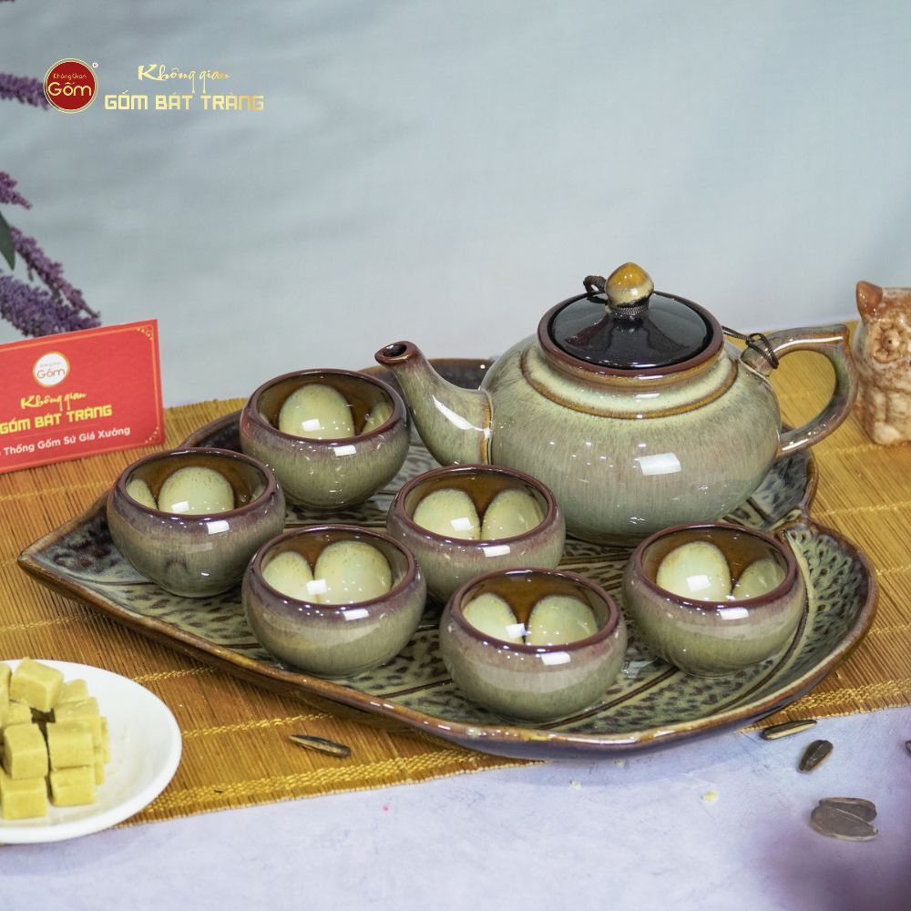 Bộ Ấm Trà Thiên Nga Men Hỏa Biến Khay Trầu