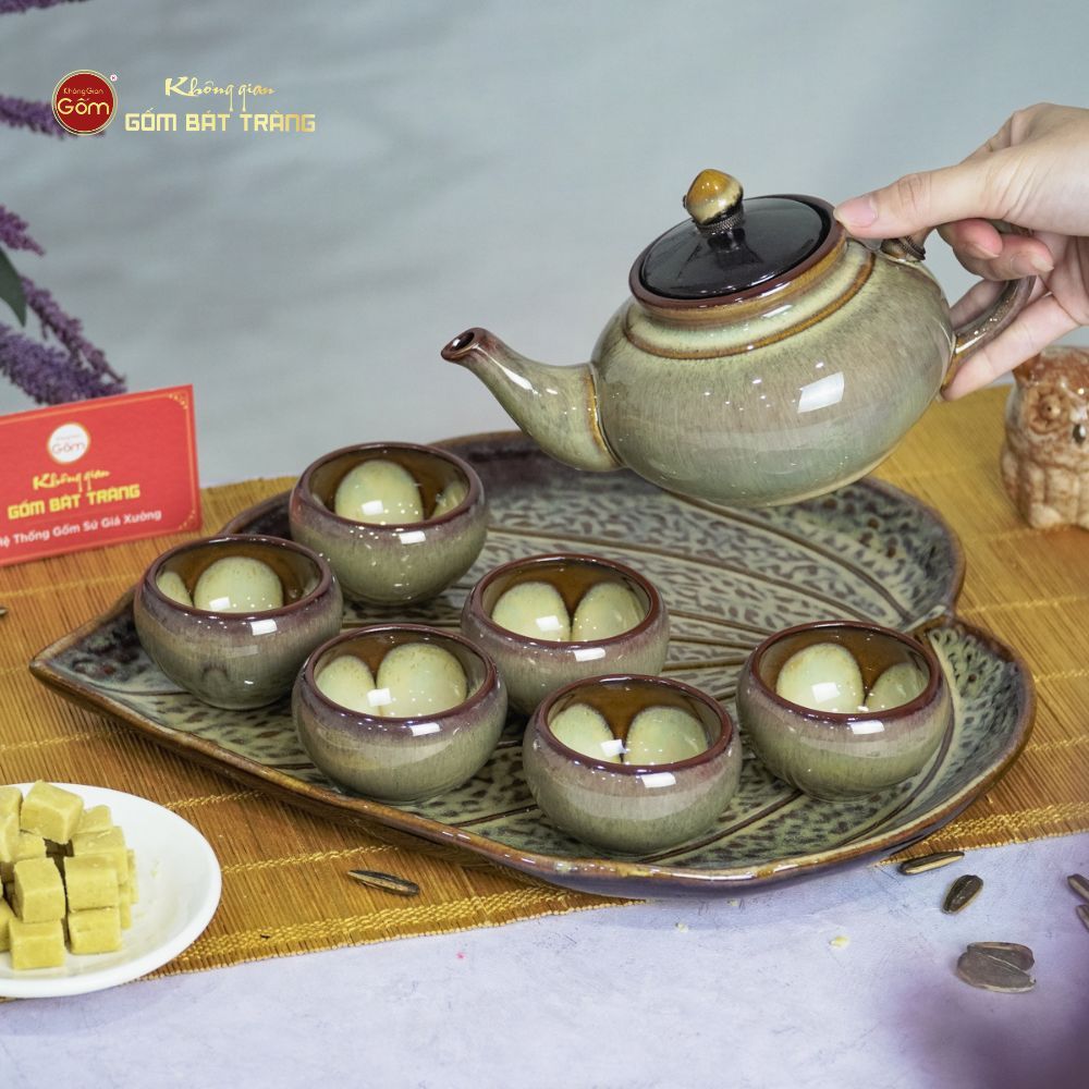 Bộ Ấm Trà Thiên Nga Men Hỏa Biến Khay Trầu