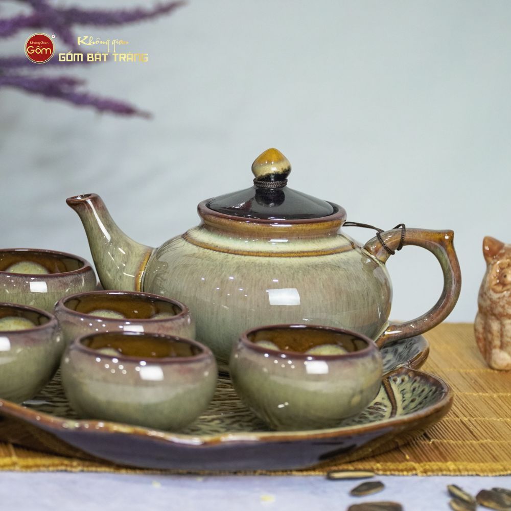 Bộ Ấm Trà Thiên Nga Men Hỏa Biến Khay Trầu