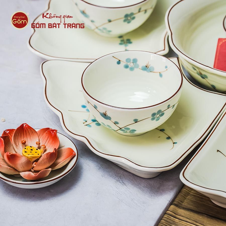 Bộ Bát Đĩa Hoa Mặt Trời Men Kem Hoa Đào Xanh
