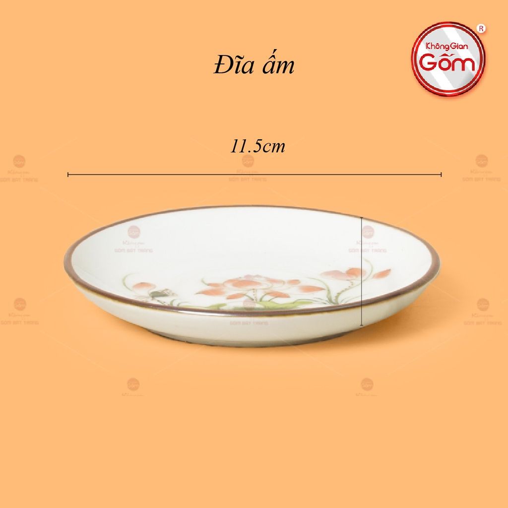 Bộ Ấm Chén Tròn Men Kem Vẽ Sen Đỏ