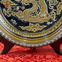 Đĩa Trưng Bày Đắp Nổi Vẽ Màu Nền Xanh Đen Long Cuốn Thủy