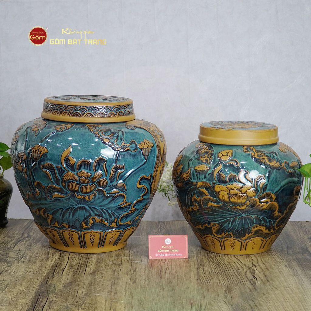 Chum Vàng Họa Tiết Hoa Sen