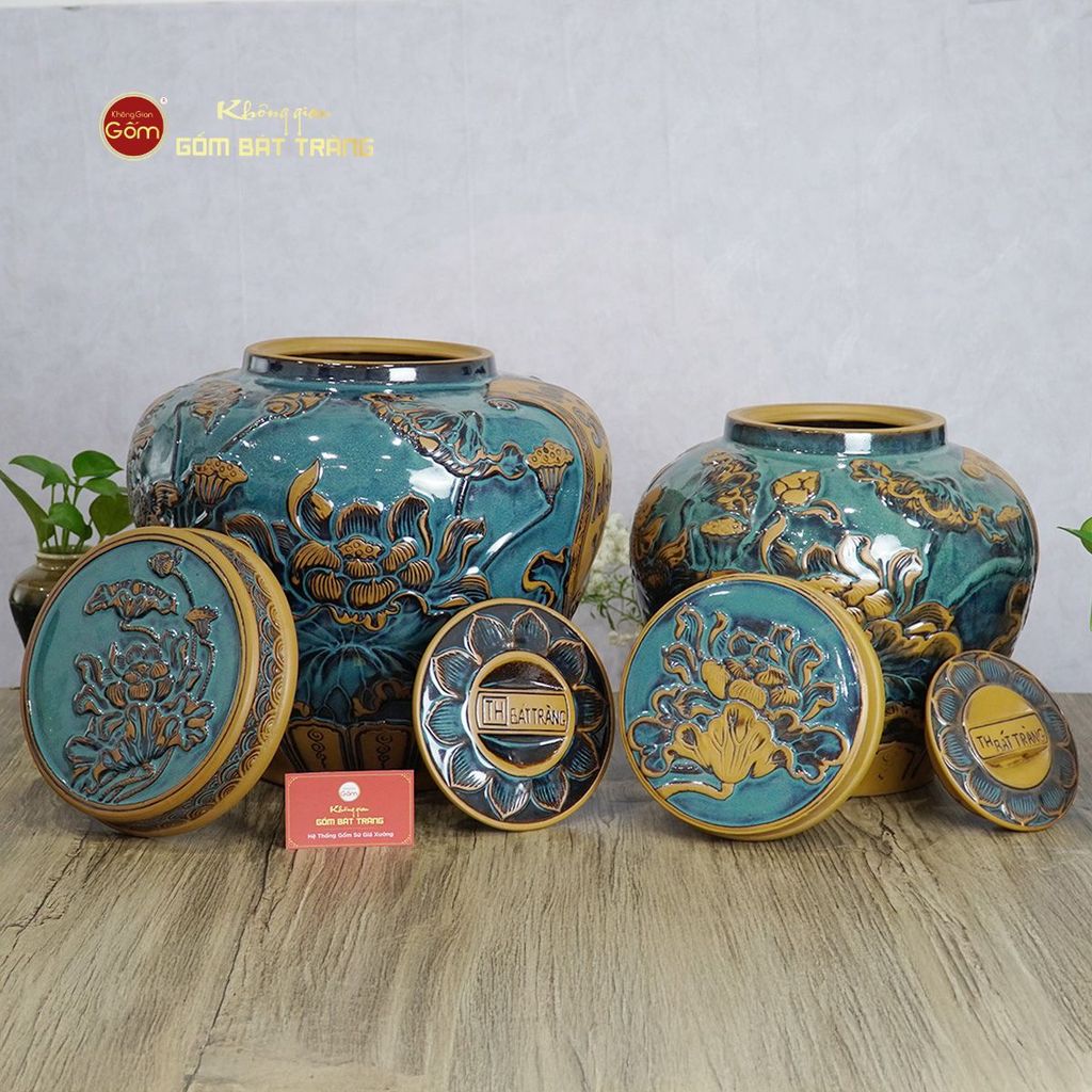 Chum Vàng Họa Tiết Hoa Sen