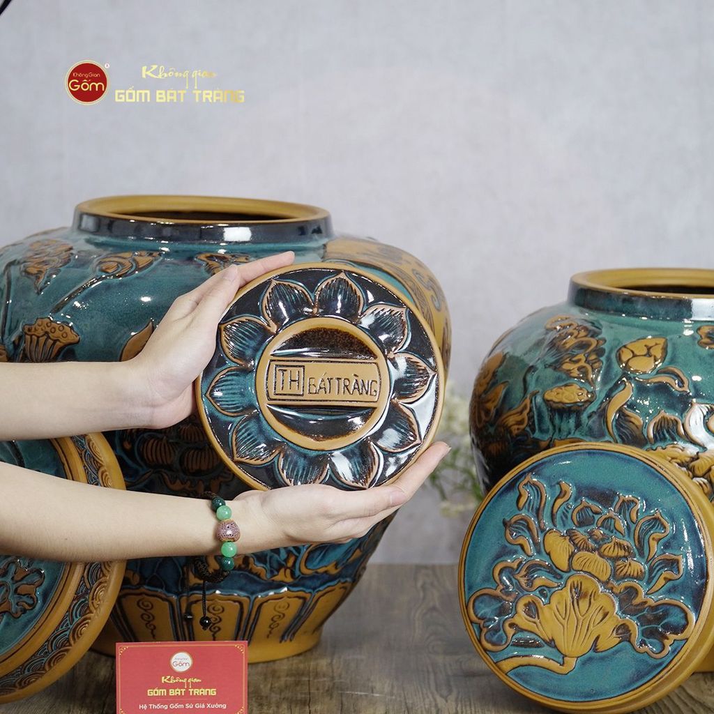 Chum Vàng Họa Tiết Hoa Sen