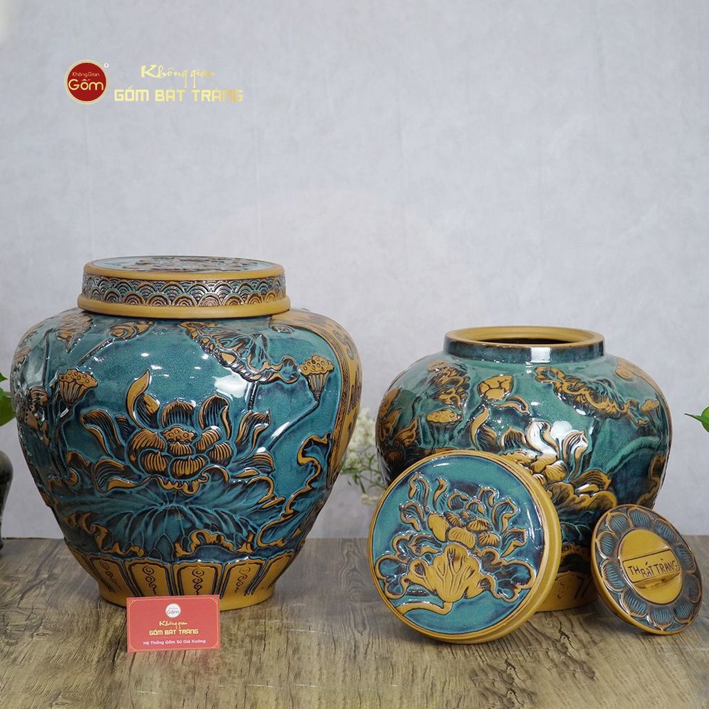 Chum Vàng Họa Tiết Hoa Sen