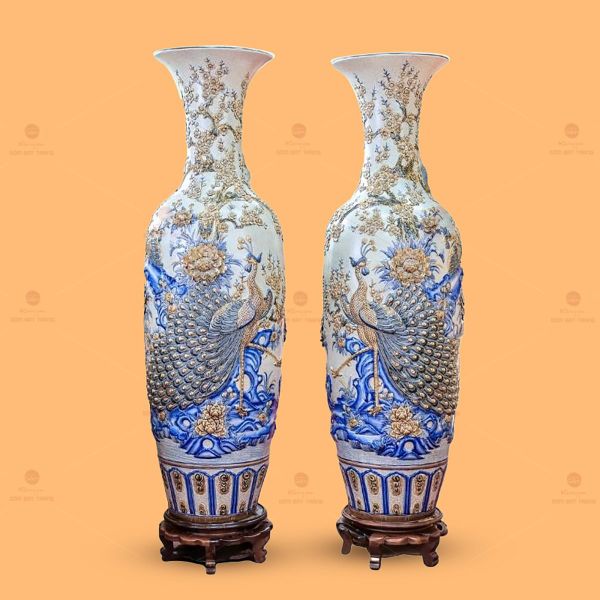Lộc Bình Công Đào Men Rạn Họa Tiết Đắp Nổi