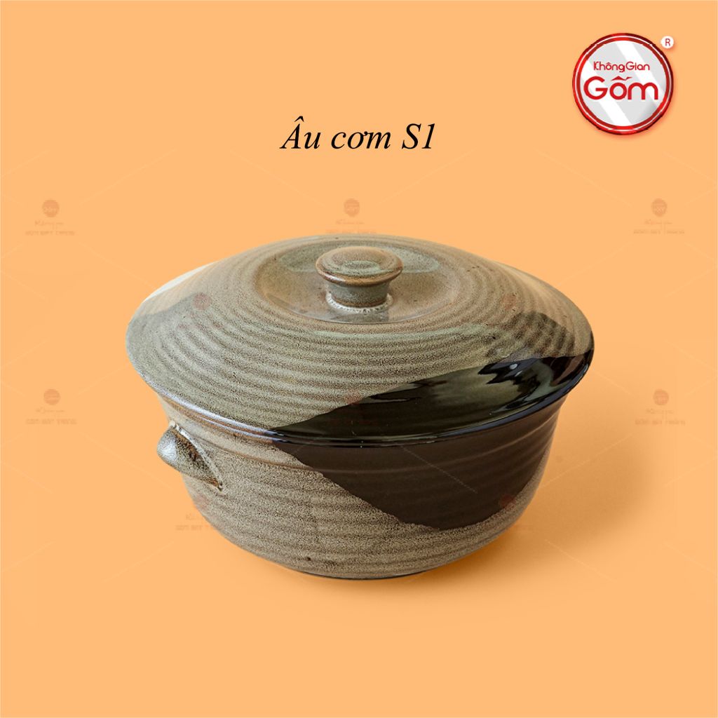Âu Cơm Ba Màu