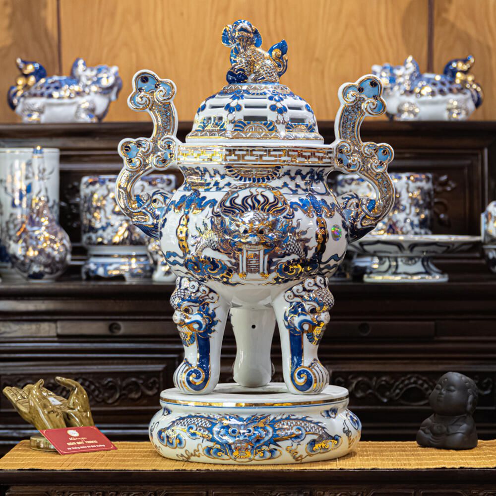 Đỉnh Hương Thờ Men Lam Vẽ Vàng Kim