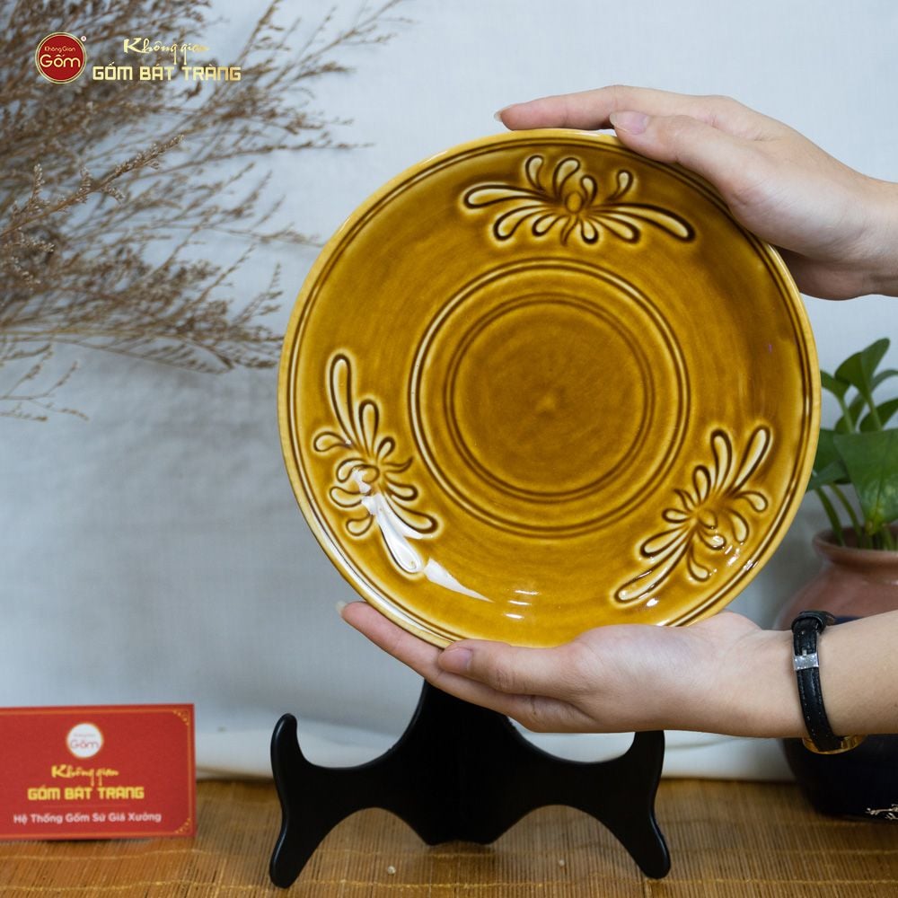 Đĩa Men Nâu Vân Hoa Cúc