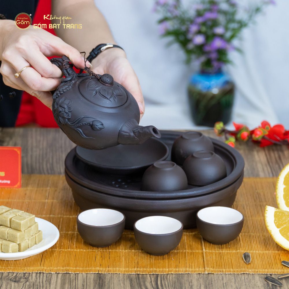 Bộ Ấm Trà Tử Sa Đắp Nổi Hoa Sen Khay Thủng