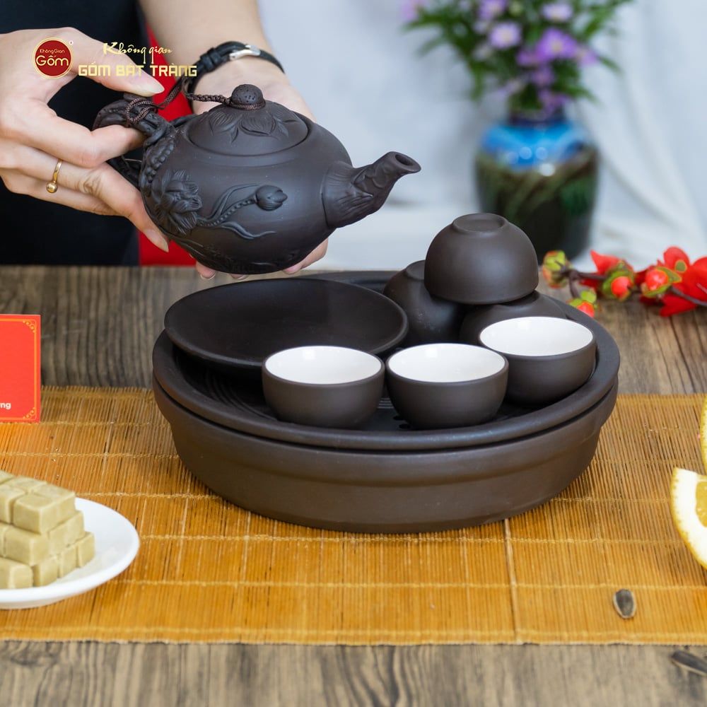 Bộ Ấm Trà Tử Sa Đắp Nổi Hoa Sen Khay Thủng