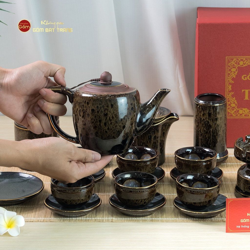Bộ Ấm Chén Đại Mã Não Lòng Hoa Kẻ Vàng