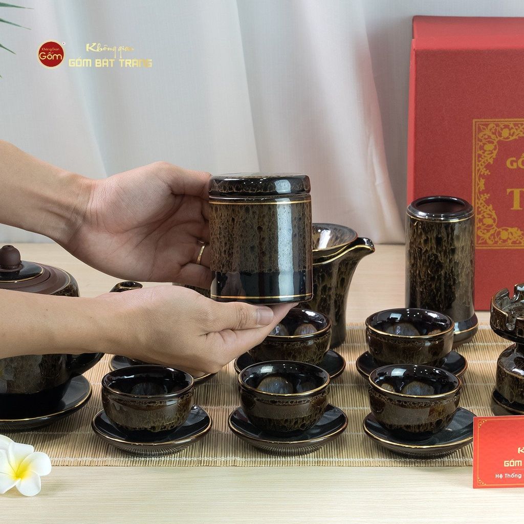 Bộ Ấm Chén Đại Mã Não Lòng Hoa Kẻ Vàng