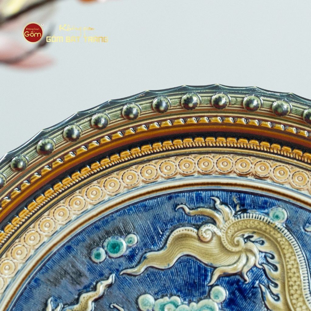 Đĩa Trưng Bày Đắp Nổi Vẽ Màu Nền Xanh Long Cuốn Thủy