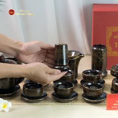 Bộ Phụ Kiện Trà Đại Mã Não Lòng Hoa Kẻ Vàng