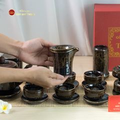 Bộ Phụ Kiện Trà Đại Mã Não Lòng Hoa Kẻ Vàng