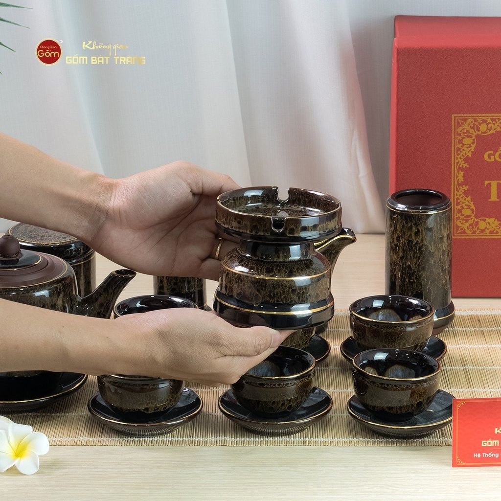 Bộ Phụ Kiện Trà Đại Mã Não Lòng Hoa Kẻ Vàng