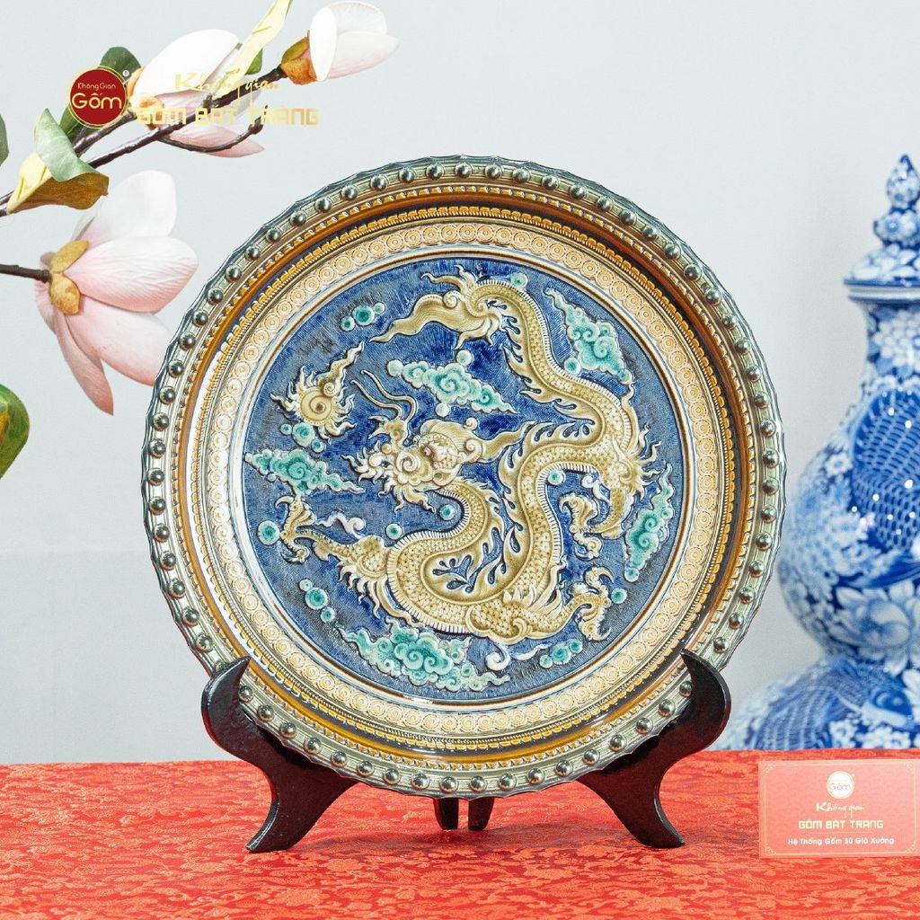 Đĩa Trưng Bày Đắp Nổi Vẽ Màu Nền Xanh Long Cuốn Thủy