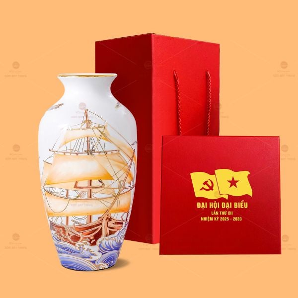 Lọ Hoa Men Trắng Thuận Buồm Xuôi Gió Vẽ Vàng